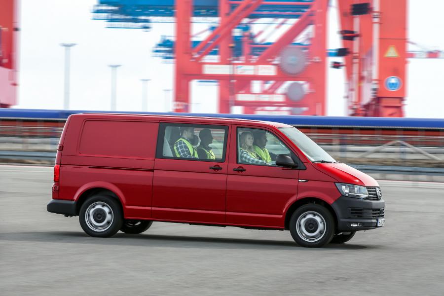  Volkswagen Transporter Kasten Plus 2016 года  (фото 2 из 7)
